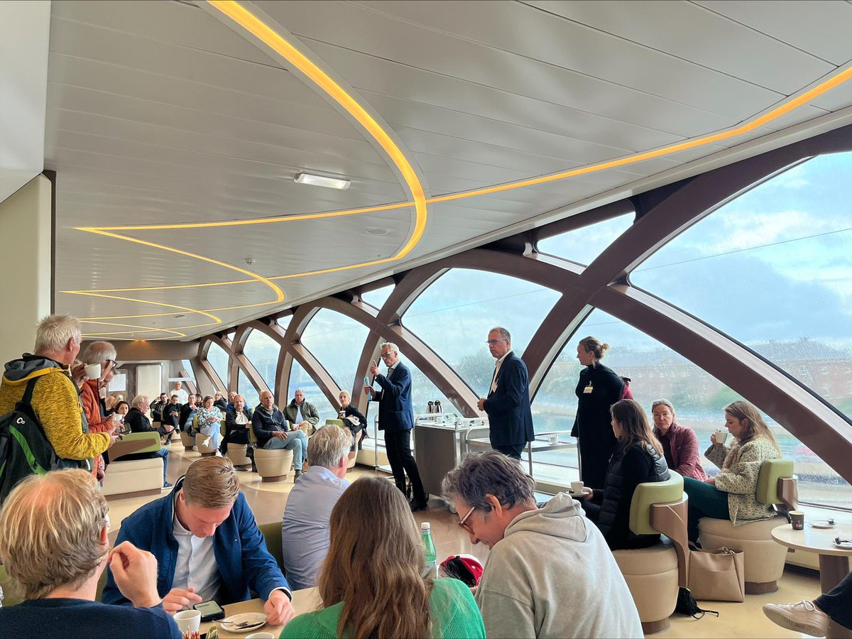 De leden van Provinciale Staten bezochten vandaag samen met Gedeputeerde Staten Texel. Zij namen een kijkje bij enkele van de projecten van het Waddenfonds. #PSNH