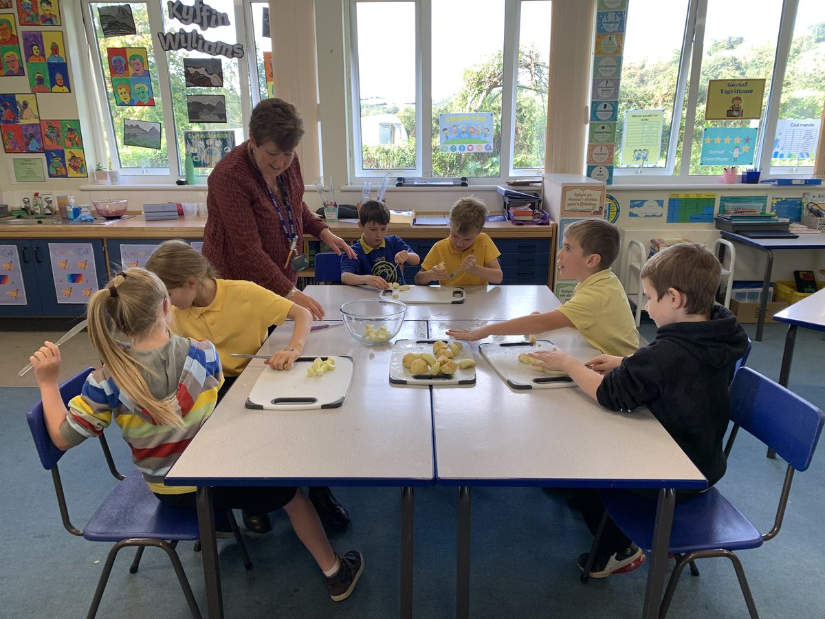 BroBrynach's tweet photo. Cooking Beetroot Chutney in Gwener Gwyllt this morning. 🍠🍏🧅
Using the beetroot grown from the school garden. #beetrootchutney #cooking @_OLW_ @adamynyrardd https://t.co/pC9wUZ1hBC