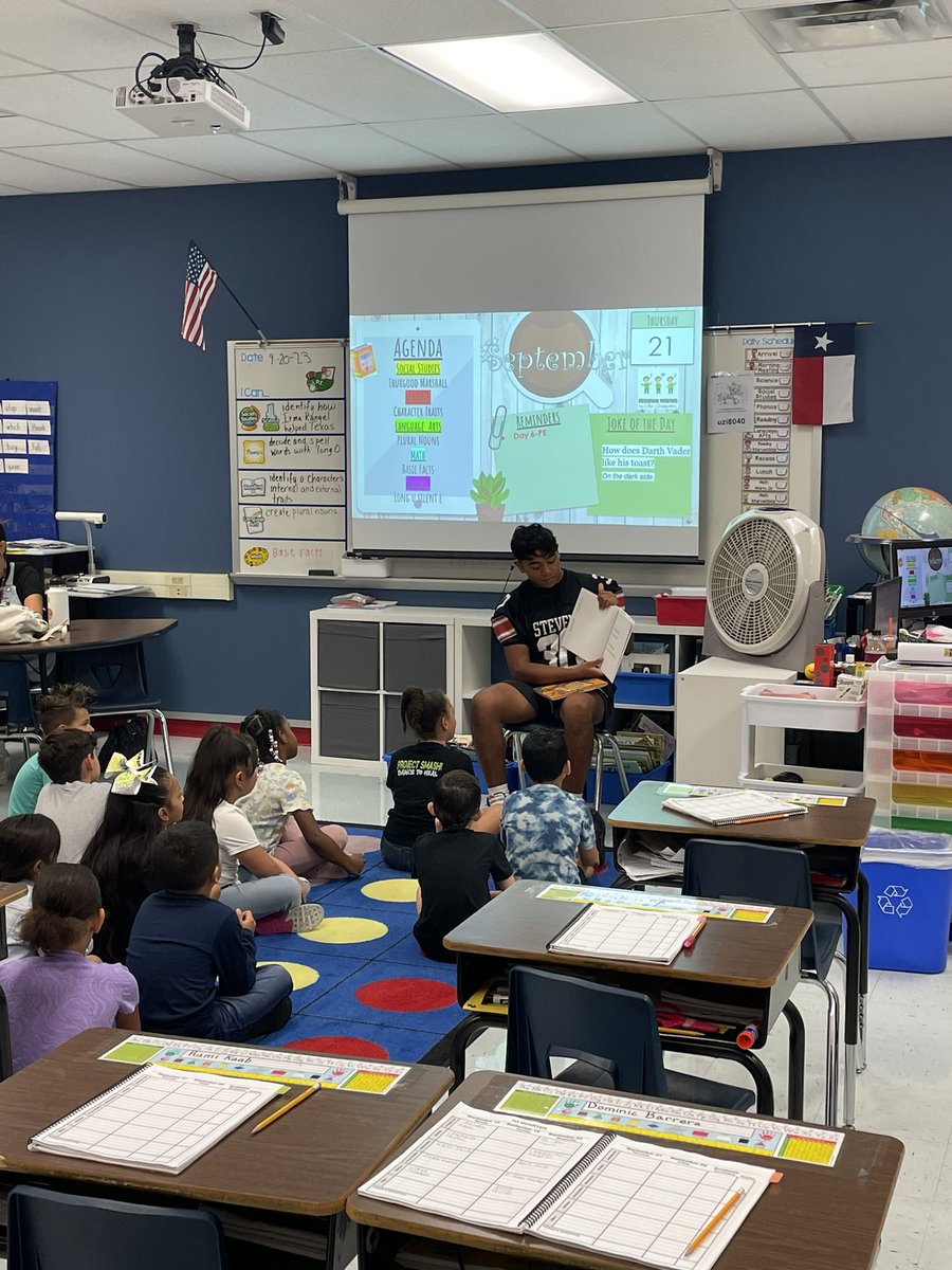 CoachT2018's tweet photo. Special thanks to the @NISDHatchett family for welcoming @JPS_DFB, @DFBTrack, @Falcon_Hoops to read to the Hurricanes! 
#FalconsRead #BeyondTheGame @NISD_Athletics @FalconsAth @ArnoldViera2 @DFBTrack @JPS_DFB @Falcon_Hoops https://t.co/sXZOS0BKRg