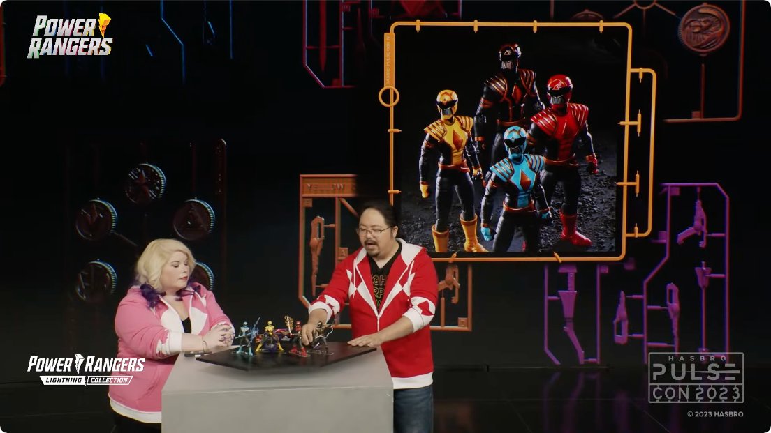 PwrRngr's tweet image. They&apos;re showing the Master Morpher coins in the background, by the way...sooooo 👀 #PowerRangers #HasbroPulseCon