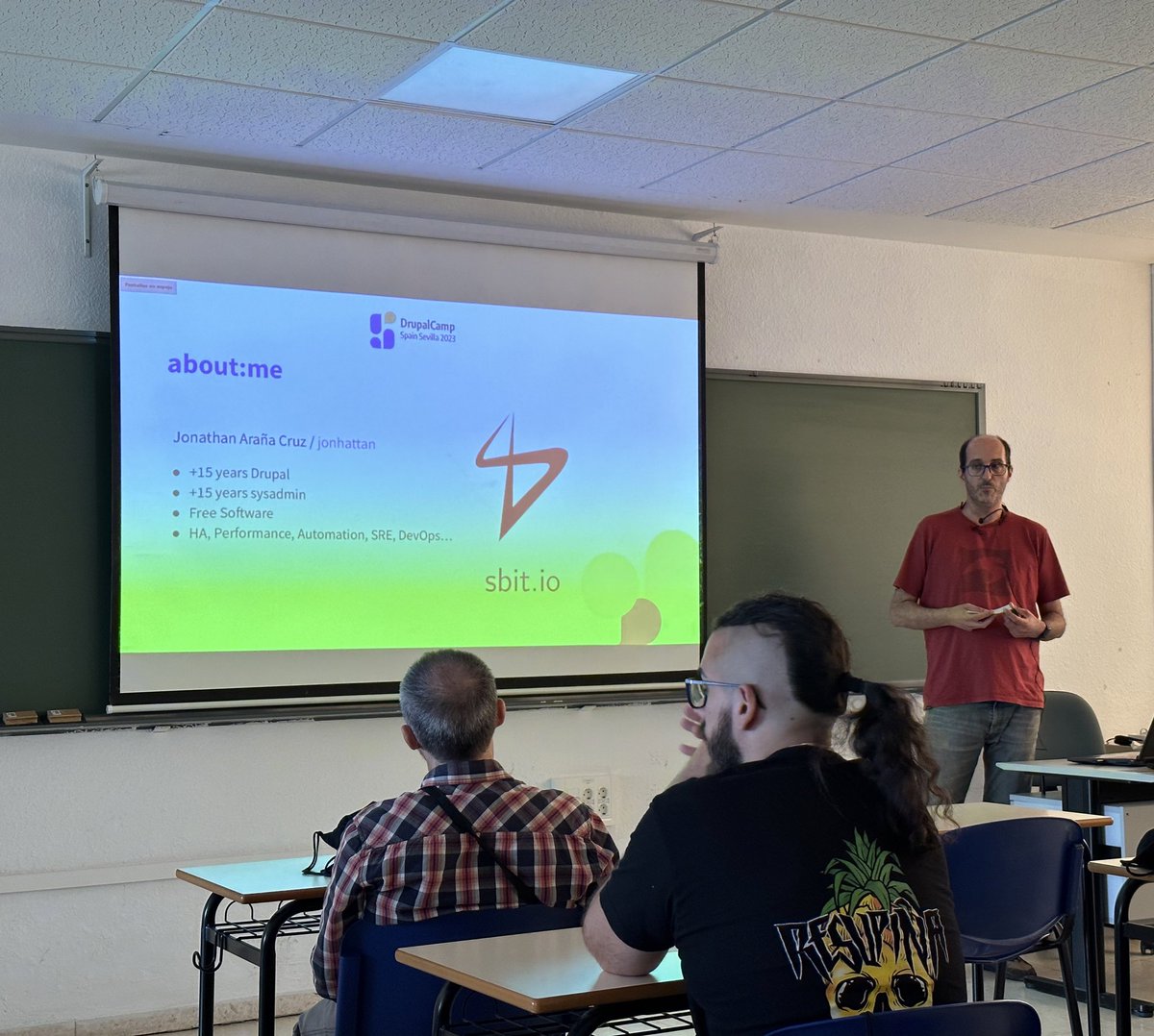 jmsosso's tweet photo. Muy buenos tips para hacer pruebas de carga nos ha dado Jonathan Araña #DrupalCampES https://t.co/35prMfn1z4