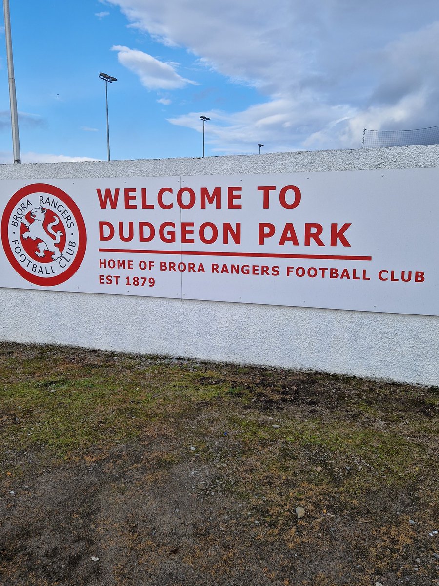 Irene71022's tweet photo. Checking out the ground ready for tomorrow's game.  Up the Wee Gers ⚽️🖤💛 https://t.co/zFf4uuXx6U