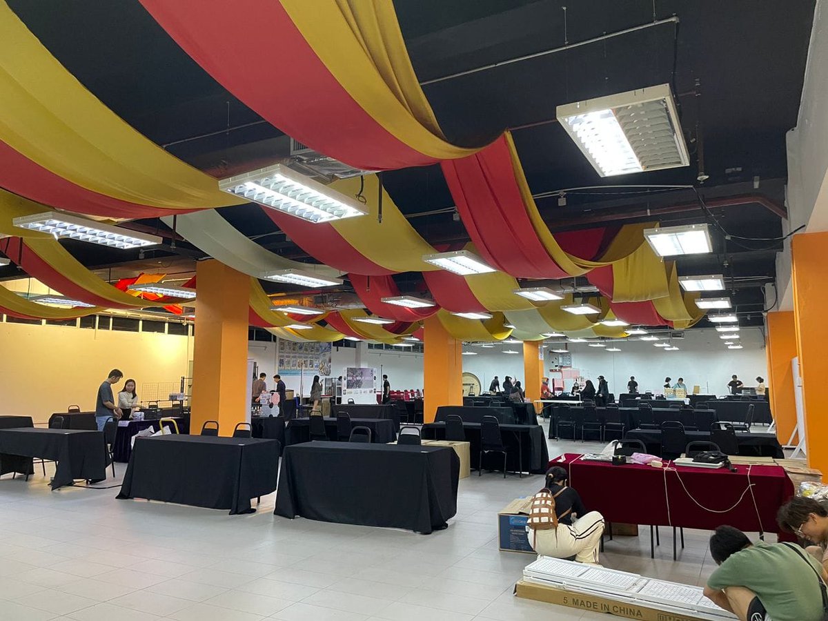 hobbycon's tweet photo. Sabah Otaku Market in a few hours, artists, gashapon, cosplayer alley and vtuber corner.

8th Floor, Suria Sabah. 23rd and 24th September 2023, 10am to 6pm. https://t.co/sX3ItuWX6q