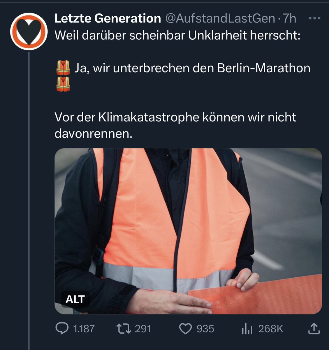 Wie dämlich kann man sein? Die Sportler:innen um ihren Trainingserfolg zu bringen. Was kommt als Nächstes? Irgendwas mit Tierquälerei, um auf das Artensterben aufmerksam zu machen? Und das alles nur wegen Aufmerksamkeit für EUCH und das Spendenkonto, nicht für den #Klimaschutz