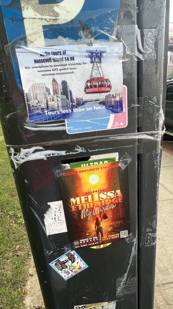 caryn_maroni's tweet photo. Melissa ⁦@metheridge⁩ #MyWindow #OnBroadway #NYC flyers have hit ⁦@Rooseveltisland⁩ 🤯
#MEStreetTeam
Get your tixs 🎟️ here: 

https://t.co/ljutiDfKgW https://t.co/3se0iWlQFN