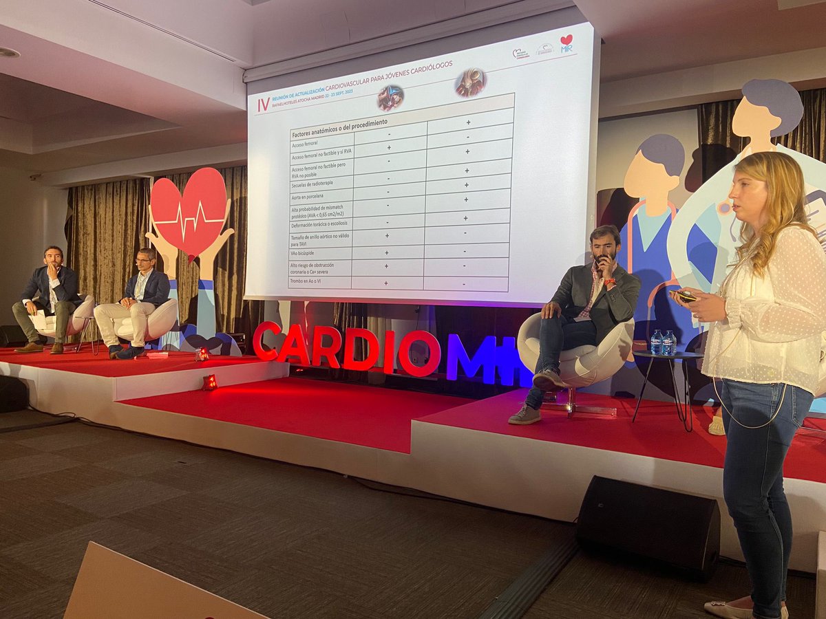 Intentando aportar cositas a los más jóvenes de la cardiología española de <a href="/shci_sec/">ACI-SEC: Hemodinamica</a> en #IVCardioMIR.
En tres años hemos fichado a <a href="/jmmoreiras/">Javi Moreiras</a> ➡️ <a href="/rafa_romaguera/">Rafael Romaguera</a> ➡️ <a href="/frenandosarnago/">Fernando Sarnago Ceb</a> Mucho nivel
Gracias <a href="/isamerinoo/">Isabel Merino</a> <a href="/luisnietor93/">Luis Nieto</a> y <a href="/gveigafernandez/">Gabriela Veiga Fernández</a> por las charlas 👏🏻👏🏻
