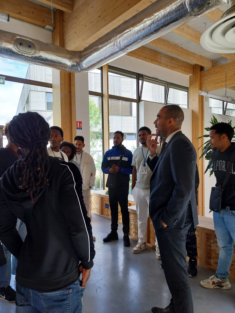 LadomOfficiel's tweet photo. @LADOM &amp; @lindustreet (Fondation @TotalEnergies_F), concluent un partenariat pour renforcer la formation pro des jeunes ultramarins à des métiers de l’industrie en tension. 12 jeunes ultramarins ont déjà intégré le campus en septembre. Découvrez le CP - https://t.co/5fPCLvwLqi https://t.co/TEvtBe2tGG