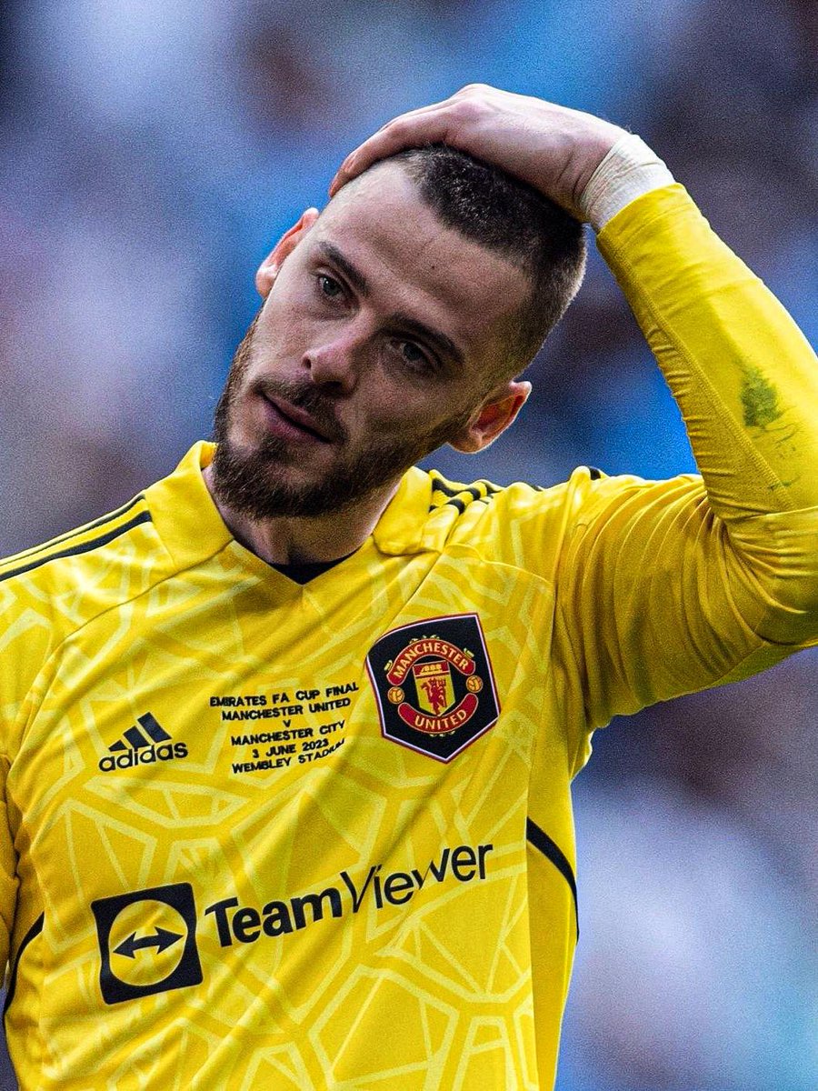 AtaqueFutbolero's tweet photo. 🚨🇪🇸 David De Gea está EVALUANDO RETIRARSE DEL FÚTBOL, tras quedar libre del Manchester United en julio.

Hoy, a los 32 años, NO recibe ofertas para ser titular en ningún club. 😳

Vía @guardian. https://t.co/ZqNQbJ6yIo