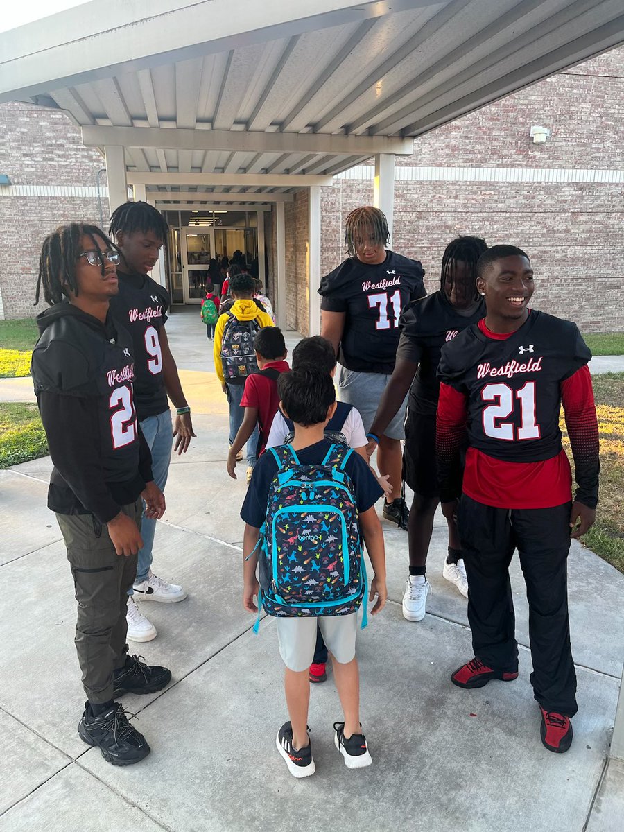 Westfield Mustang Football (@fb_westfield) on Twitter photo How great is this!! Glad to give back to our elementary schools!! Love to see <a href="/PES_Spring/">Ponderosa Elementary</a>!!
Spreading #MustangPride!! How great is this!! Glad to give back to our elementary schools!! Love to see <a href="/PES_Spring/">Ponderosa Elementary</a>!!
Spreading #MustangPride!!