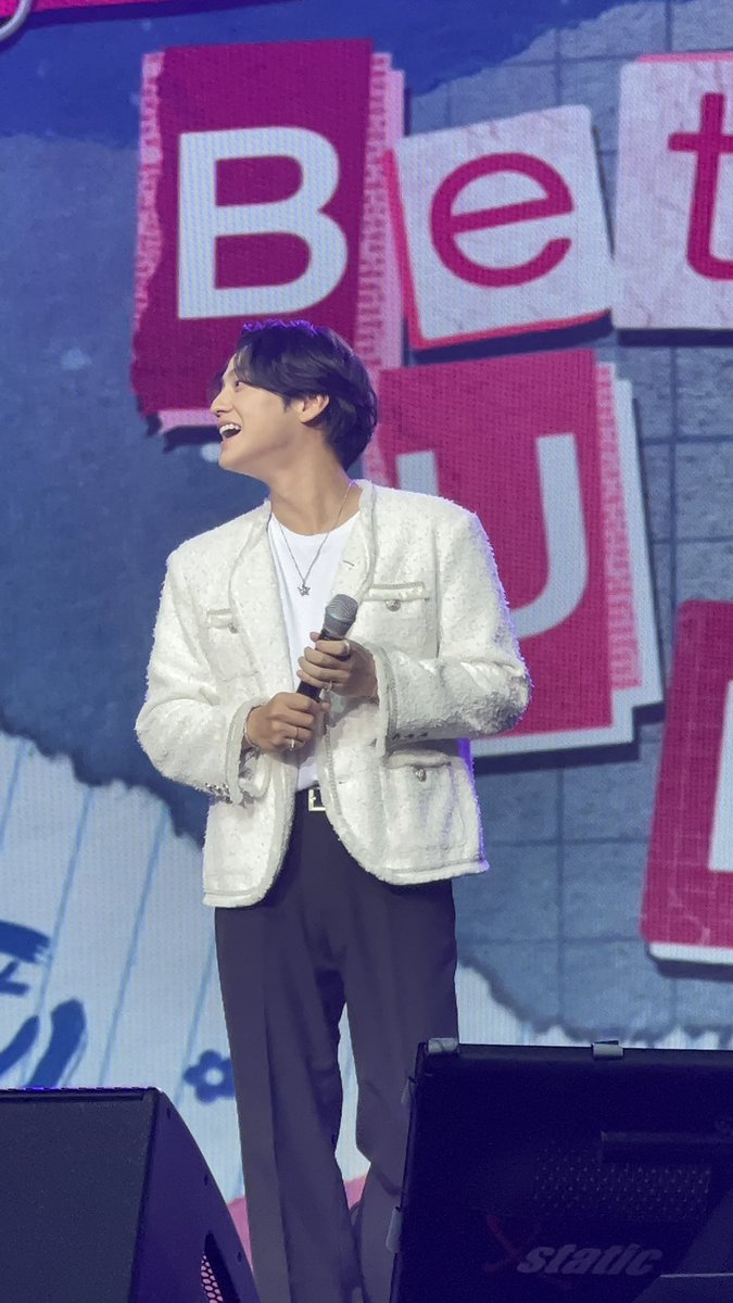 cu_coleen's tweet photo. Special thanks to @NicoGee101 for helping us get tickets last minute. Also both tickets I got won a photo op raffle with Kim Bum. #KimBumManila #VCLTPROOFS https://t.co/wgTcJuycDz