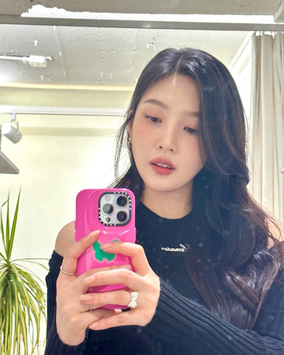 JOYEGYPT2's tweet photo. 22.9.2023| إنستجرام 💚📸
تحديث جوى على الإنستا :
🦋💚💚

📎https://t.co/ekEGV9QSYa
- J 
#JOY #조이 #REDVELVETJOY #Parksooyoung https://t.co/TllNaKyQM0