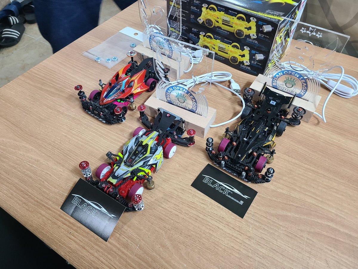 moti1733's tweet image. Black!