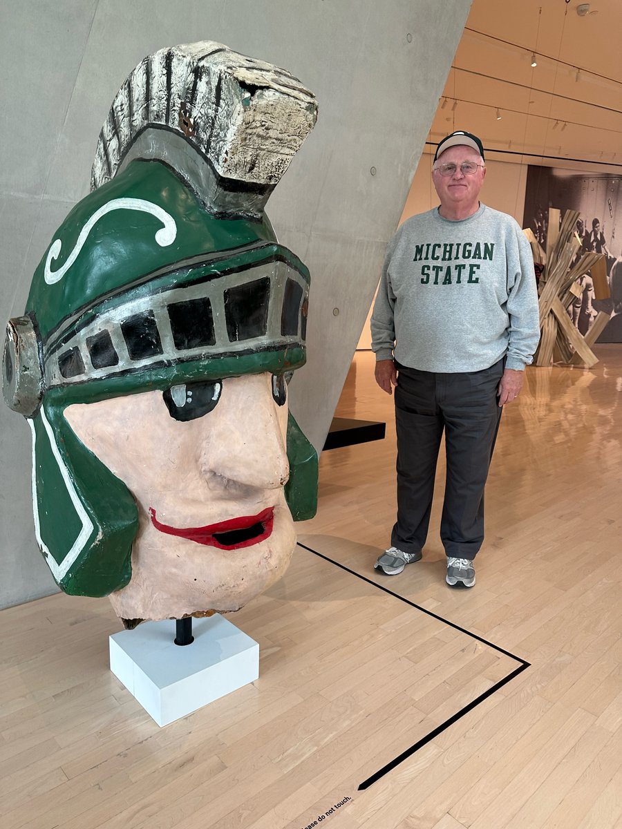 wilxTV's tweet image. 💚🤍 Before Sparty looked like the mascot we know today, he was a 40-pound, five feet tall mascot head made of paper mache and fiberglass! 

Meet Bruce Kefgen, who wore this Sparty head at games from 1969 to 1971. He shares stories from the football field tonight on News 10 at 6!