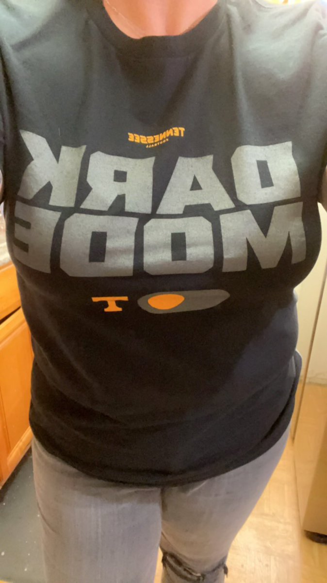 melfromcali78's tweet photo. #VolsBitch #Vols #BigOrangeFriday (dark mode tho) #ClasslessVolFan #youcantfuckwithmytshirtgame https://t.co/ufFdbFZBOv