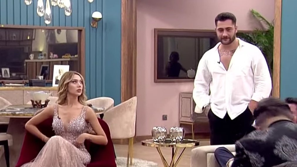 lalicesedits's tweet photo. Acılı bir bakış...
#RotindaKılıç #BurakGenç #RotBur https://t.co/jjhI7yhADj