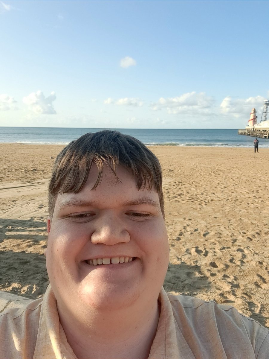 chrislesjohnson's tweet image. I can see the sea! I&apos;ve made it to Bournemouth. #LibDemConference