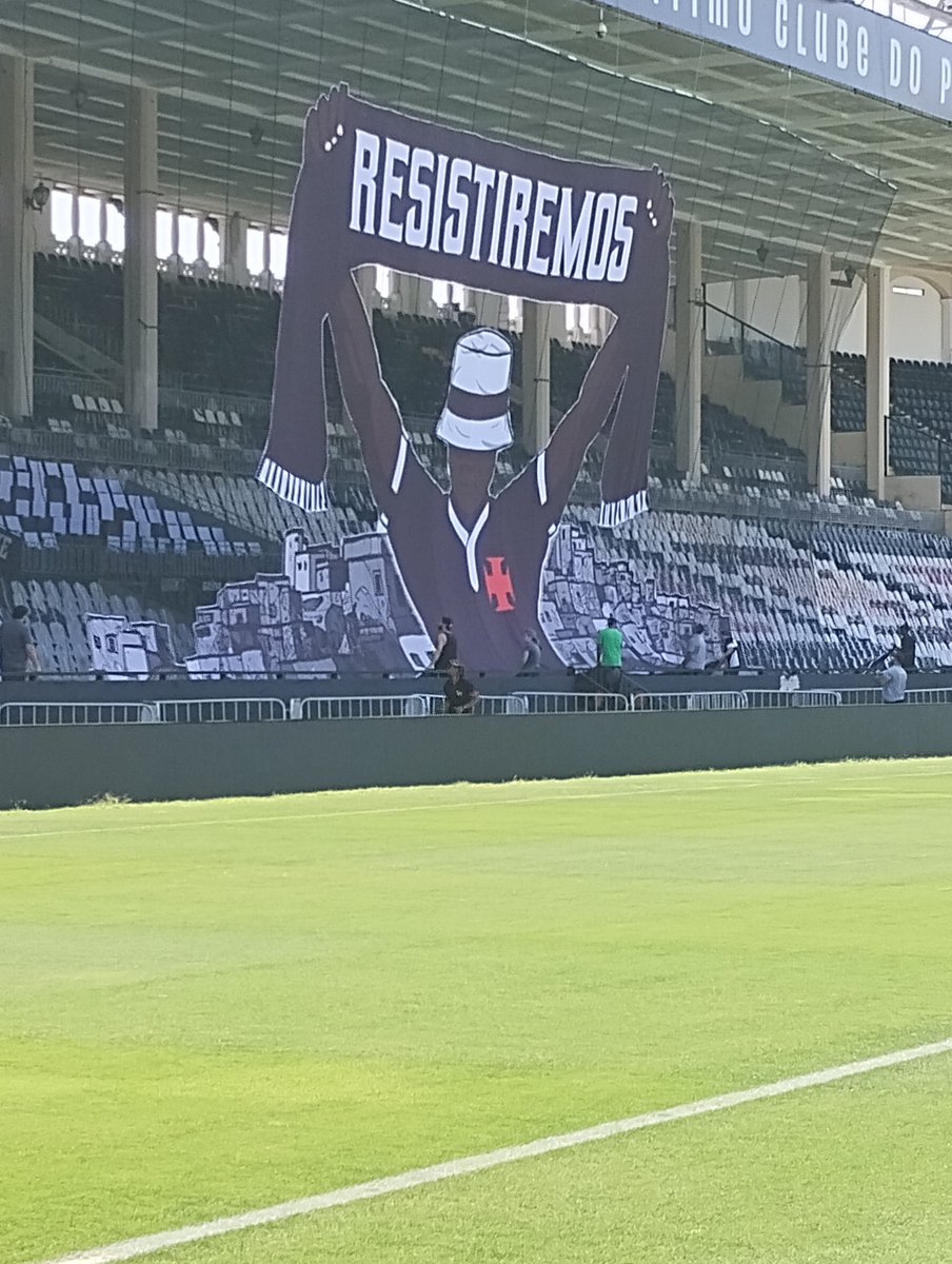 BandeirasFc's tweet photo. Alô @VascodaGama @coletivo98  e toda Nação vascaína!

Noite de grande festa na colina histórica. 

A Bandeiras FC se orgulha de ter contribuído para este trabalho, feito em tempo record, que faz jus ao Gigante da Colina!

Agradecemos a confiança e toda parceria! https://t.co/cCNYWPLWgC