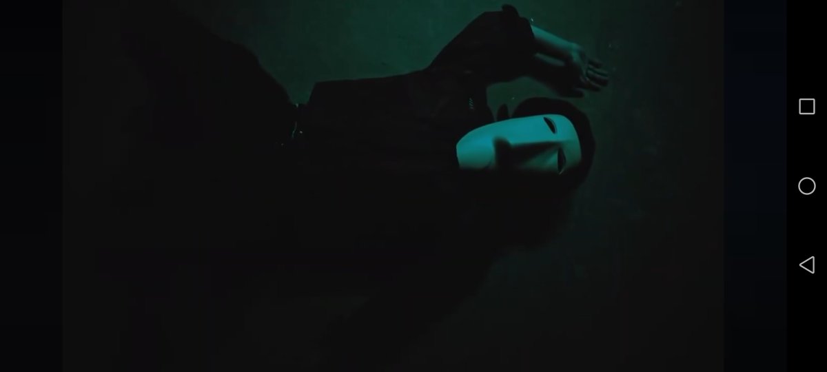 KeniniAnti's tweet photo. @Celinvictoria21 A mi me encanto como se vio en su mv, se ve bonita asi acostada, que se habrá hecho en la cara? 🥰 https://t.co/teW32upNBl
