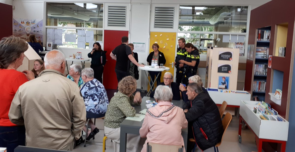 Bakkie in de buurt in Goudswaard een succes! Fijn om elkaar te spreken over de buurt. We wonen en werken daar samen met bewoners en organisaties aan ieders welzijn. <a href="/WelzijnHW/">Welzijn HW</a> <a href="/gemeenteHW/">gemeenteHW</a>
