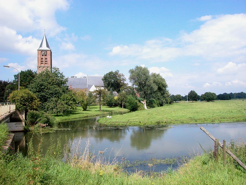 wsrivierenland's tweet photo. Tussen Geldermalsen en Gorinchem is de Linge op z'n mooist. Stap dit weekend eens op de fiets en ontdek leuke dorpjes met interessante bezienswaardigheden, zoals Fort Asperen, Geofort of het Glasmuseum. Meer weten? ๐ https://t.co/Kv2gI2Xkxq
#weekendtip #delinge https://t.co/GyQUM58VbY