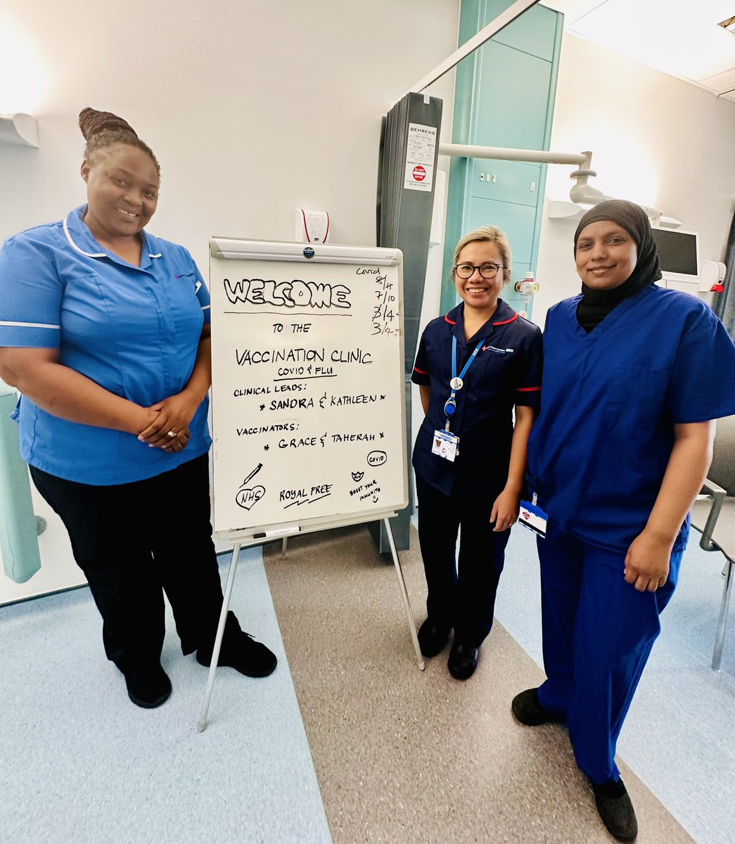 KathleenRona's tweet photo. We had another successful opening of the Winter Vaccination Programme  in Chase Farm Hospital today. We are lucky that our Chief Nurse Julie Hamilton drop by to get her flu jab. 😊 thank you everyone who came to get their jabs  💉💙 #royalfree #wintervaccination #nhs https://t.co/wNnaUUmOc5