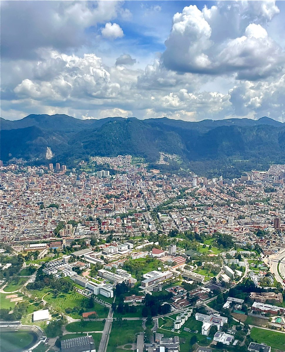 zexarsaenz's tweet photo. Está es mi mejor foto de la UN ❤️

En viaje a Caqueta , logré capturar lo bello que es el campus de la UN 🙌 https://t.co/9B1ULY8QsV