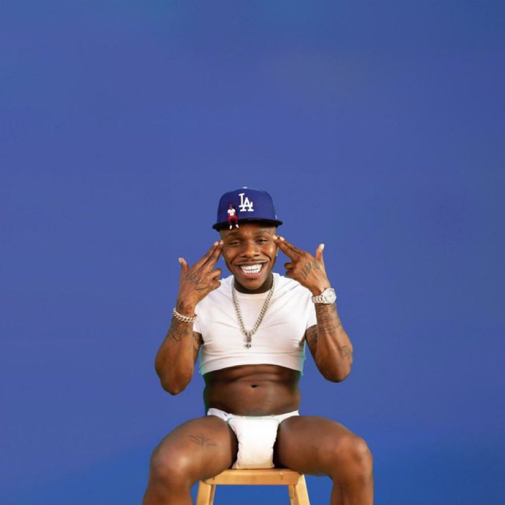 ayeejuju's tweet image. I NEVER SAW THE FULL DABABY PIC TILL NOW ???? LMFAOOOOO WTF