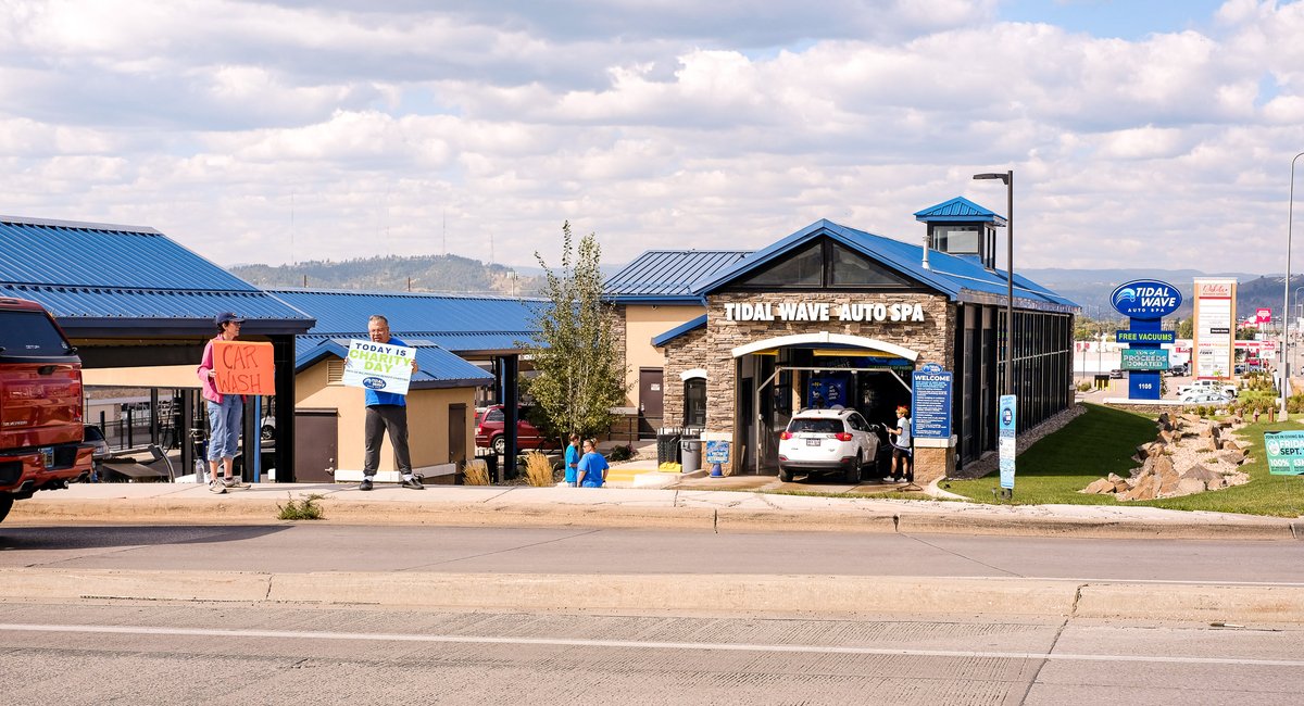 blackhillsworks's tweet image. One last #HOORAH 🎉 for the Summer with Tidal Wave's #CharityDay Car Wash! Thank you to Tidal Wave Auto Spa and all the folks who drove through for a car wash to support us!

🏷️
#blackhillsworks #tidalwave #carwash #fundraiser