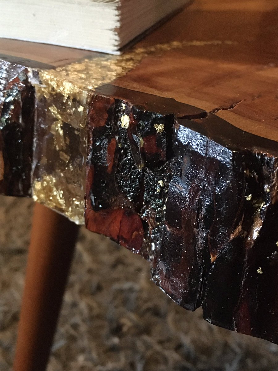 CodiakCreations's tweet image. Available now! 📣 Pecan Wood Table, with real 24kt gold!  

codiakwoodworking.etsy.com/listing/153927…

#NewTable #Etsy #Handmade