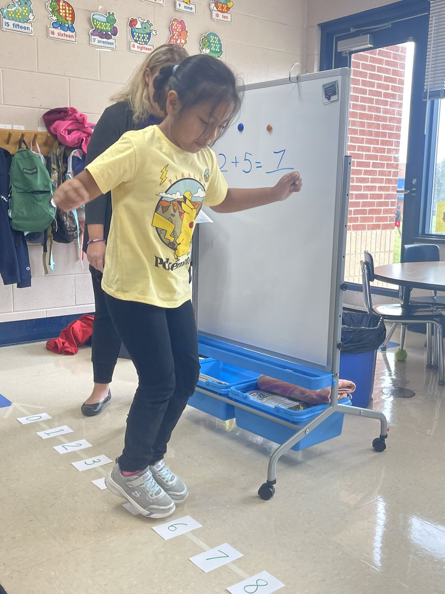 AYCOCKSCHOOL's tweet photo. Mrs. Smith’s @AYCOCKSCHOOL first graders are learning more about addition on a number line! https://t.co/As3gZ0T118