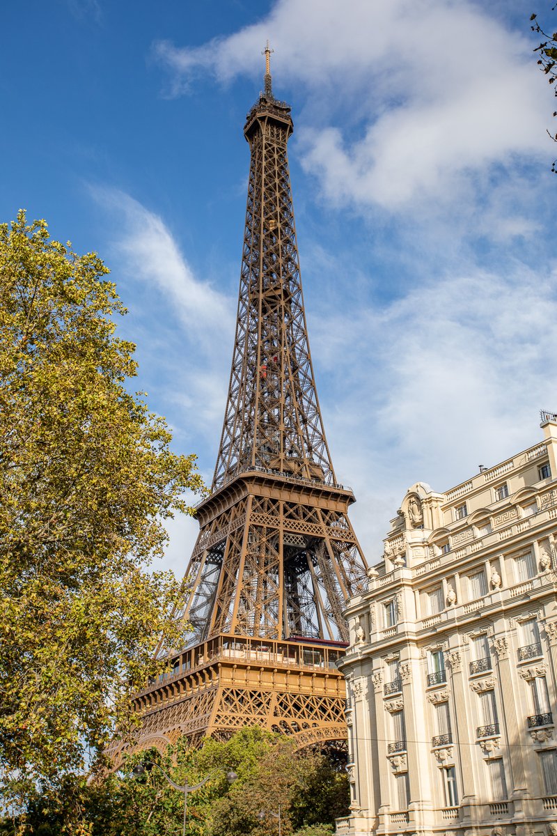 LaTourEiffel's tweet photo. 🇫🇷 Au revoir l'été ! C'est le premier jour de l'#automne, je vais bientôt voir mes alentours changer de couleurs...🍃🍂🌰

🌐 Goodbye summer, it's the first day of #fall! Soon, I will see my surroundings changing colors...🍃🍂🌰 https://t.co/kKqgsQDPS5