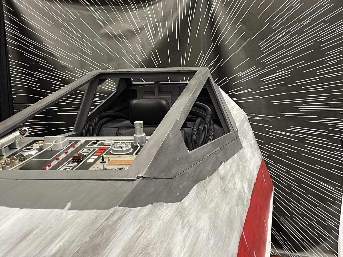 Uncle_Spooky's tweet photo. Hey @chinbeard are you and @LadyLongshanks comin down to #rosecitycomiccon this weekend? If so please stop by Star Wars Oregon’s event space and get a pic in the X-wing cockpit my bro in law and I built. #starwars #xwing #cosplay #propmaker #alwaysbemaking https://t.co/qMA5Ye3ywq