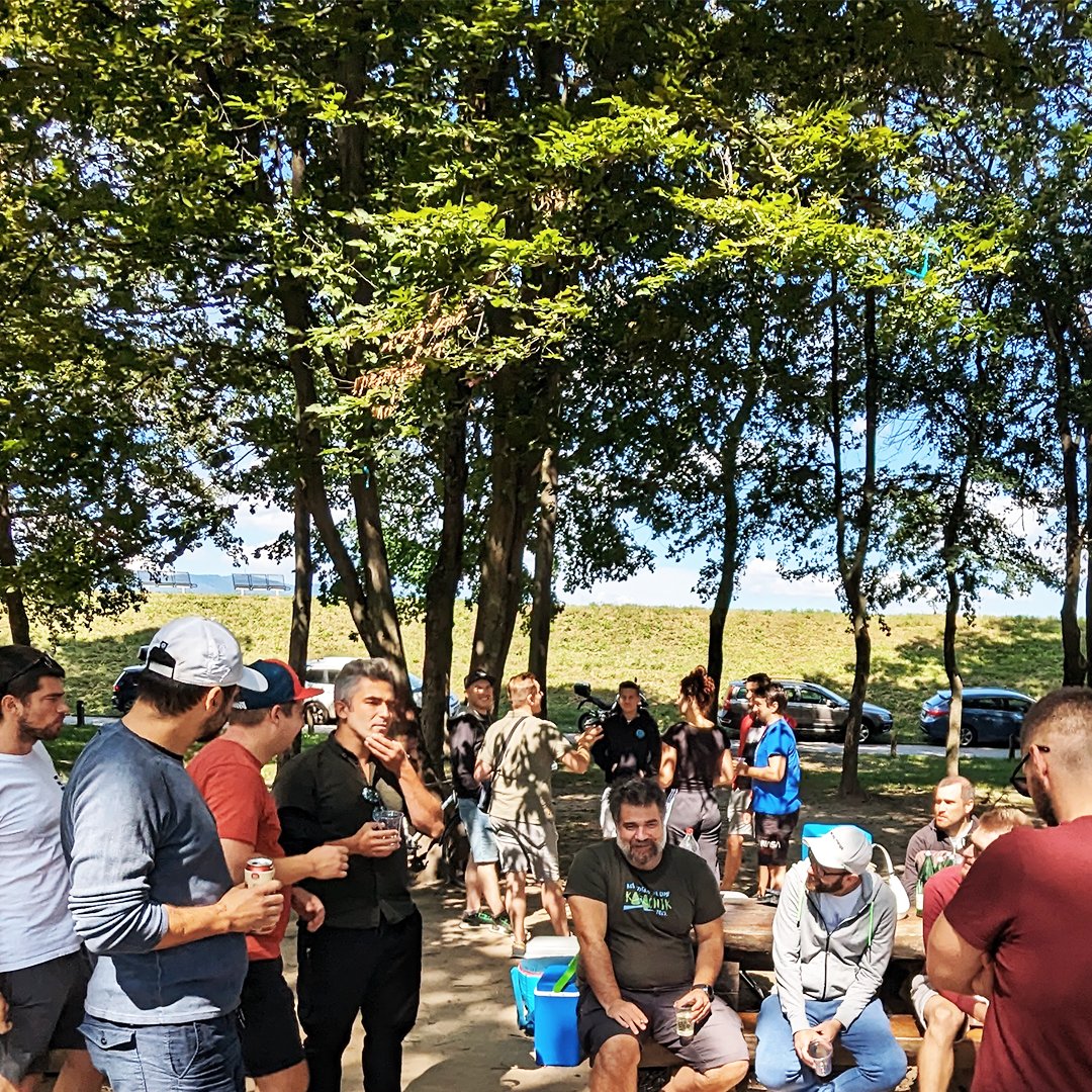 verybigthings tweet media