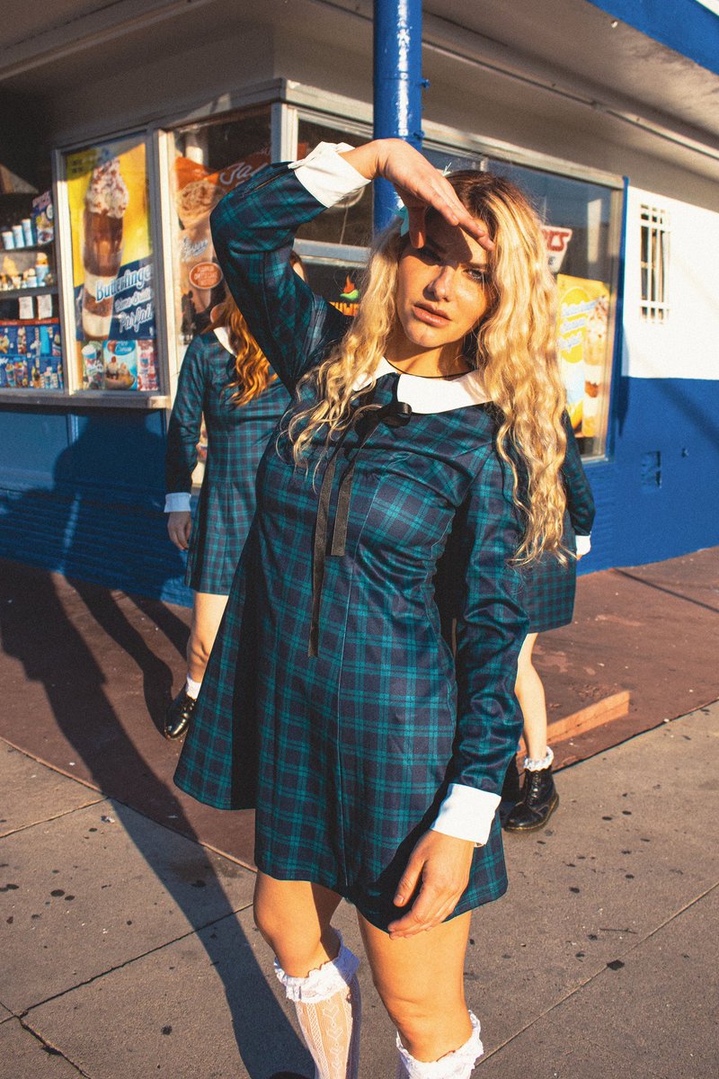 TheBlushes tweet media