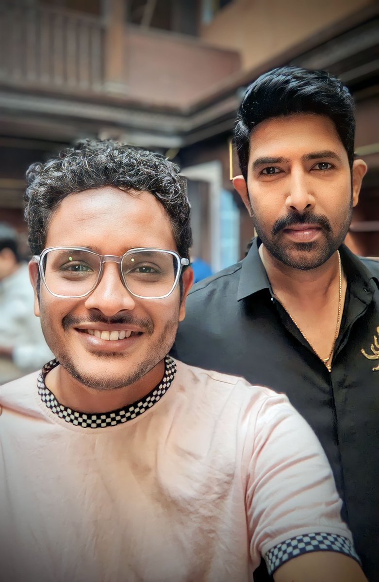 epurukrishna's tweet photo. From #athidhi webseries shooting sets #disneyhotstar Now playing📽️

#venuthottempudi
#epurukrishna https://t.co/GRyPnpL6hH