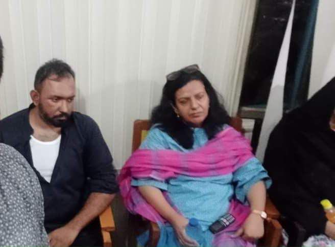 aqliyatihuqooq's tweet photo. Our heroes at Saddar Police Station,  Faisalabad ✊ https://t.co/Wvx82ALcyh