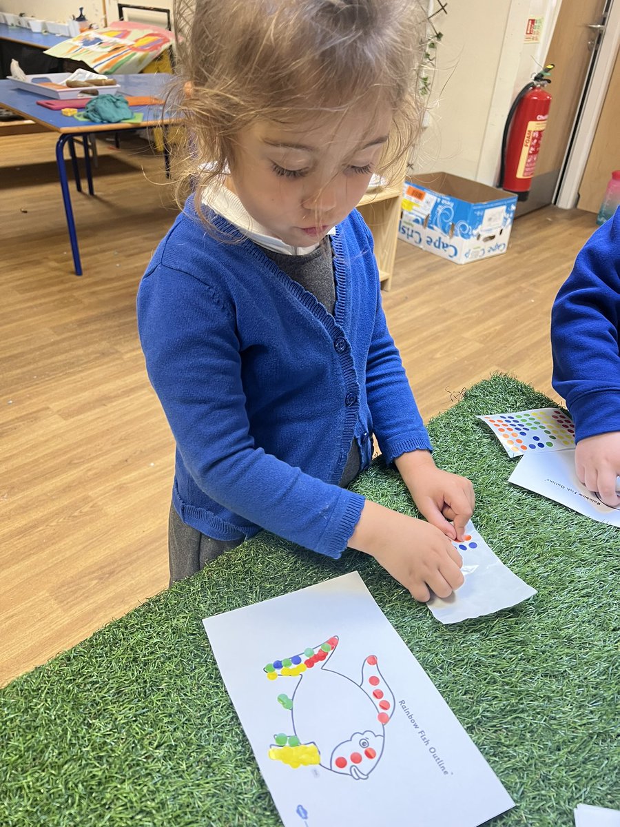 Rainbow Fish fine motor skills! We loved decorating rainbow fish with stickers today! Look at the patterns we made 
! 🖼 🐠 <a href="/Shoreside1234/">Shoreside Primary School</a> <a href="/MrPowerREMAT/">Mr Power</a> <a href="/MissKnipeREMAT/">Miss Knipe</a>
