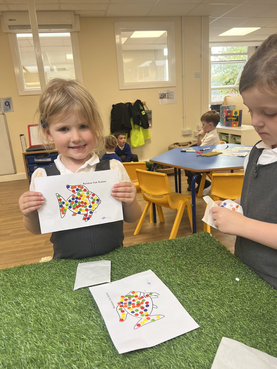 ShoresideRec's tweet photo. Rainbow Fish fine motor skills! We loved decorating rainbow fish with stickers today! Look at the patterns we made 
! 🖼 🐠 @Shoreside1234 @MrPowerREMAT @MissKnipeREMAT https://t.co/njNi2YYq2o
