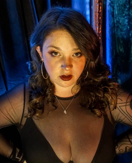 Your Friday findom reminder that wicked women will forever run your life and finances https://t.co/3