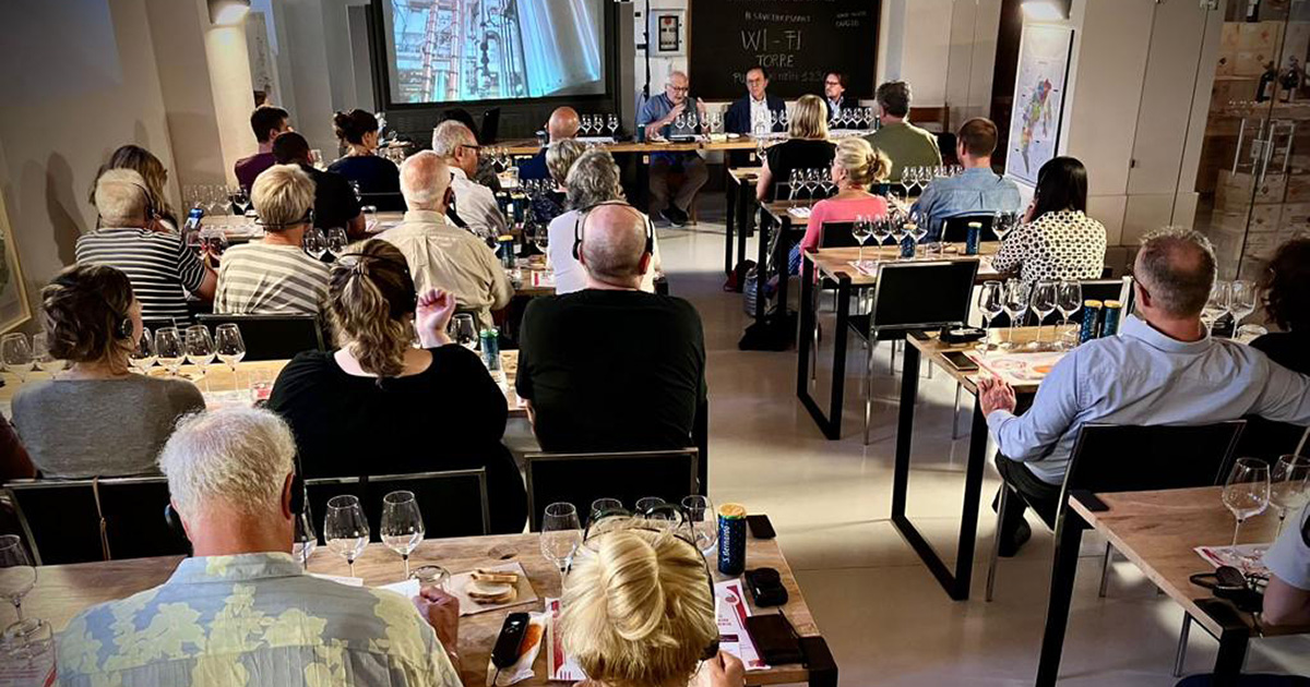 GrappaPiemonte's tweet photo. Grande visibilità per le grappe alla Douja 2023

Anche il Consorzio delle grappe piemontesi chiude la Douja d’Or 2023 con grande soddisfazione.

Leggi tutto 👇
https://t.co/vDk8DcBz3a https://t.co/JcH2VTYGyg