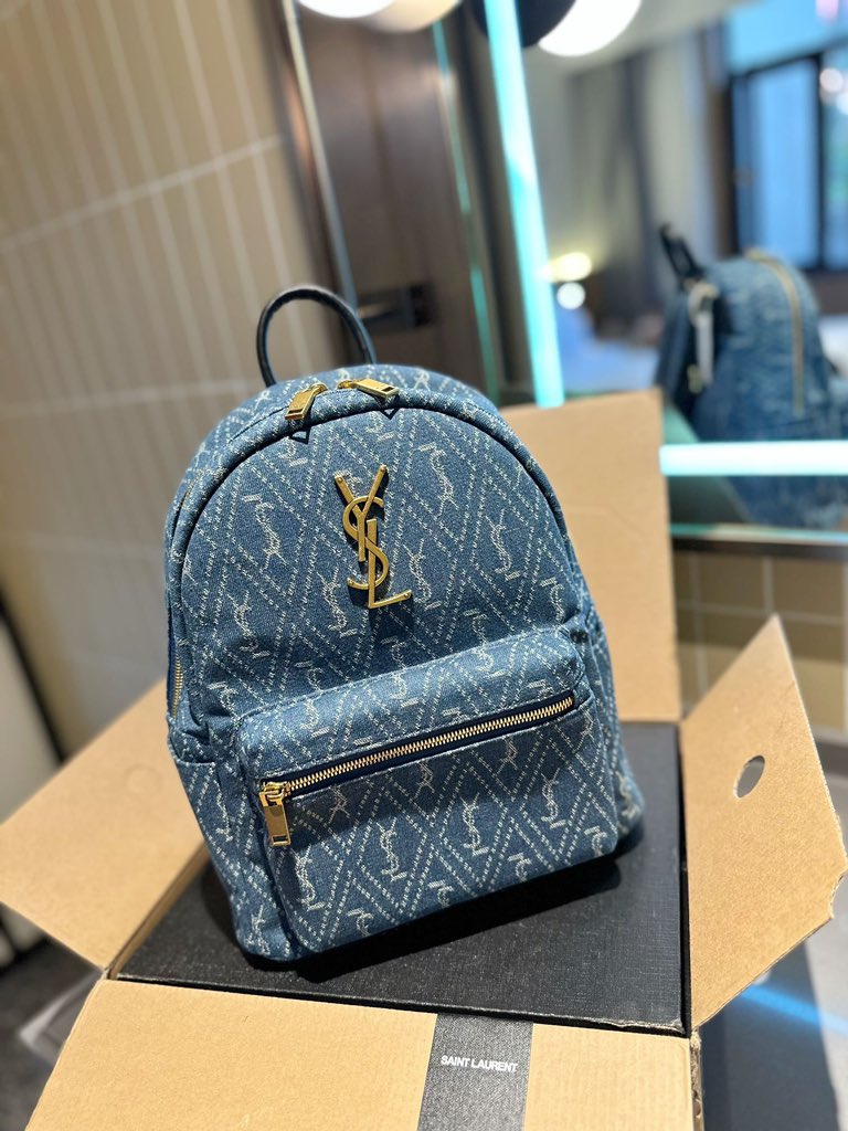 wei85803's tweet photo. YSL Yay or Nay? @wei85803
•
#bag #style #fashion #luxur #vminipochette
#lv #lvnewreleases #lvnewlaunch #vbag
#minks4all #ierushaaddict https://t.co/43MyKT98ss