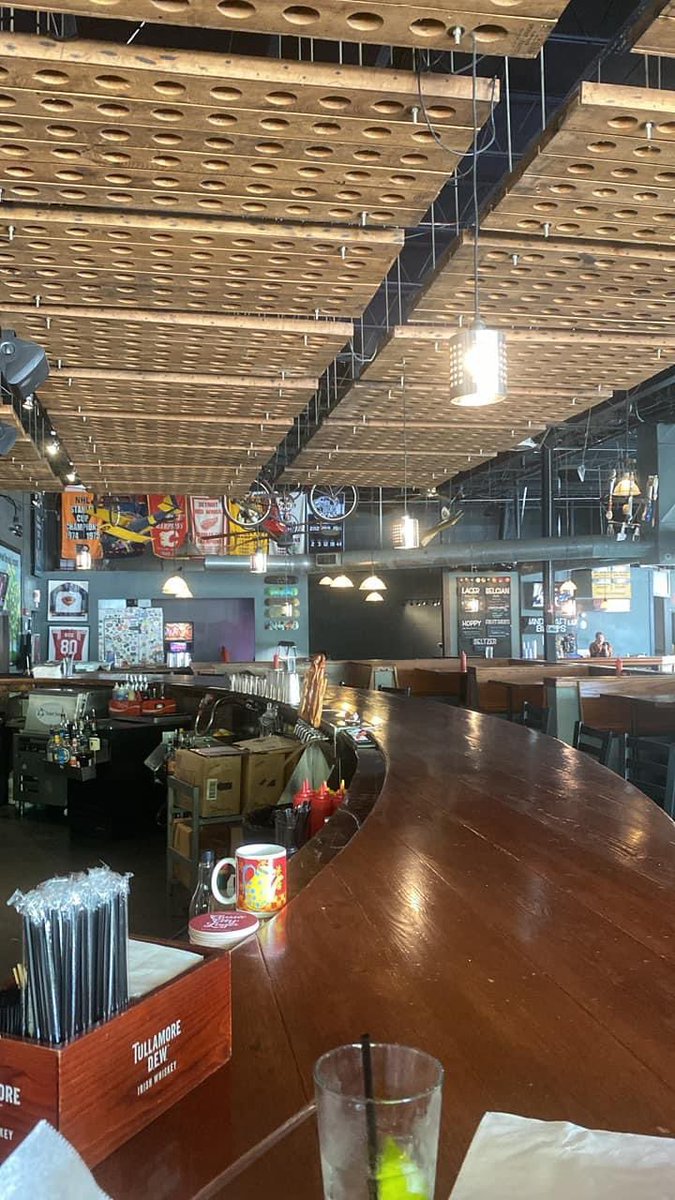 HopPirate's tweet image. I’m at Twain’s for Friday lunch like always*. Where is everyone?

*always ended back in mid-2020 of course.