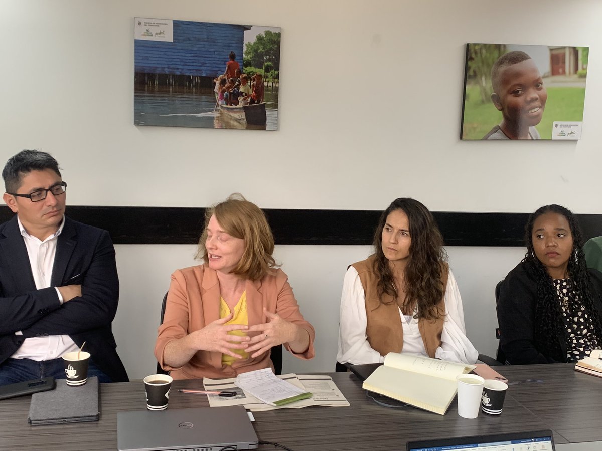 RenovacionCo's tweet photo. La cooperación internacional es fundamental para avanzar en la implementación de los #PDET y el #AcuerdoDePaz.
En esta ocasión, la ART adelantó una fructífera reunión con el equipo del programa #ColombiaTransforma de @USAID_Colombia, con el fin de articular acciones en los siguientes frentes:
👉🏾Proyectos integradores transformadores 🛤️
👉🏾 Actualización de proyectos estructurados 📝
👉🏾 Fortalecimiento de capacidades comunitarias e institucionales 👩🏾🌾
👉🏾 Participación en la estrategia Territorio Nación Territorio ⛰️
#PazAvanzarCumpliendo