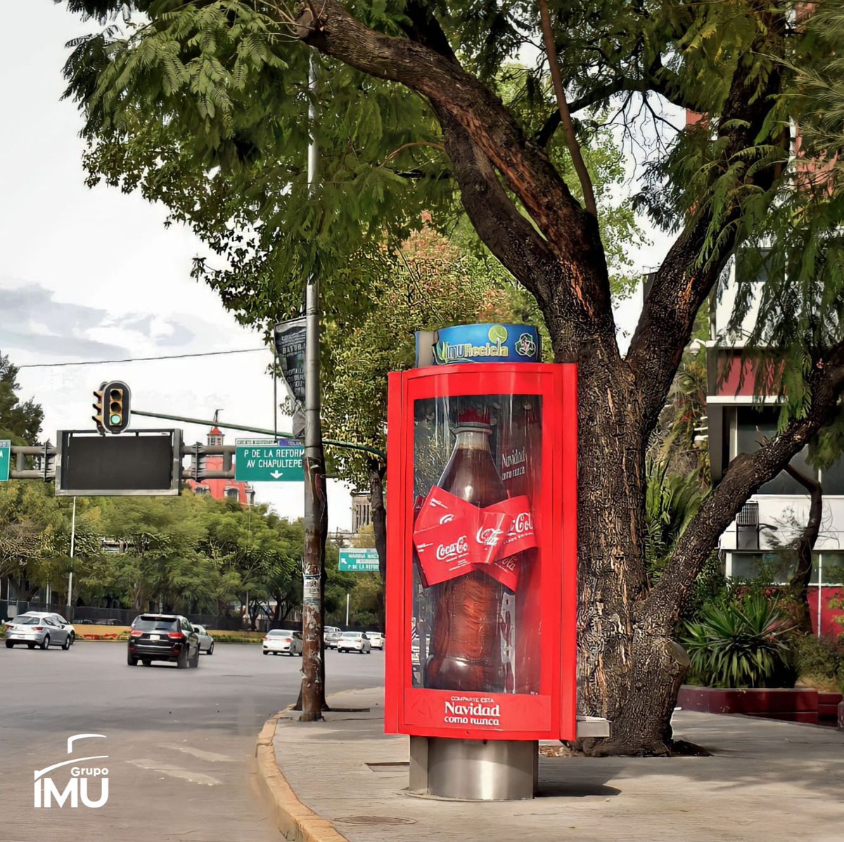 ¿Sabías qué, una sola pila AA contamina hasta 3 mil litros de agua? Súmate al cambio y lleva tu #pilas usadas a las columnas recolectoras de #IMURecicla
¡Tú eres la diferencia!

#TBT Implementación especial en columna para Coca-Cola
#ooh #creativity #GrupoIMU