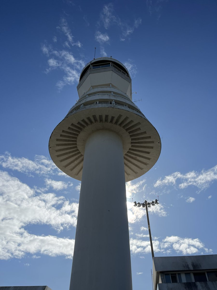ea2cq's tweet photo. Magnífica visita técnica desde el Radioclub Foronda  a la torre de control y al VOR del aeropuerto de Foronda en Vitoria-Gasteiz. Tnx Alfredo, Jorge, Roberto y Jesús por vuestra amabilidad y conocimiento. Un verdero lujo. #radioaficionados #somosforonda https://t.co/X17gwwj8QI