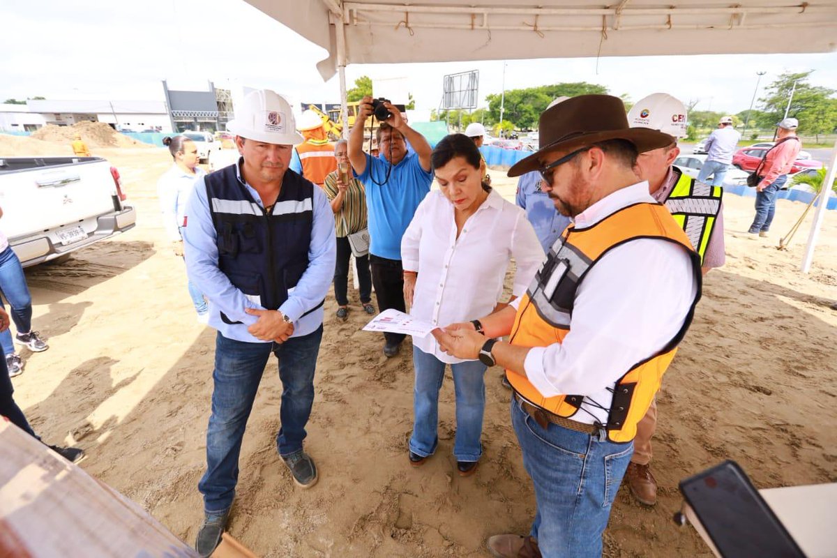 Esta mañana supervisamos los trabajos preliminares en el predio donde se construirá la plataforma de captación Carrizal, la cual abastecerá con hasta 4 mil lps a las potabilizadoras Villahermosa y Carrizal I y II. ¡Agua suficiente y de calidad para los habitantes de Centro!