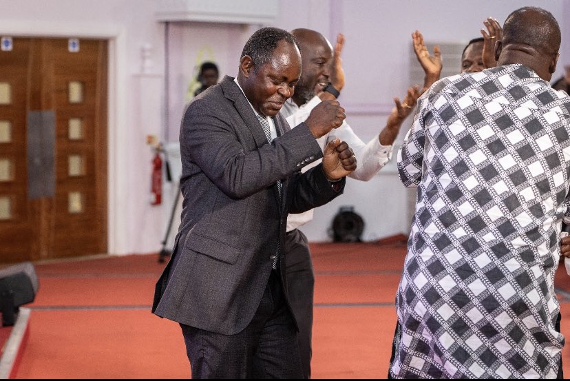 piwcfgt's tweet photo. #Throwback to our Communion  Sunday service. Which is every first Sunday of each month. Why not give us a visit this Sunday? 🙈☺️☺️💫
 Click on the link ⬇️⬇️ 
https://t.co/SfDrg4NulC…
to watch!!
#ThanksgivingSunday #piwcfgt #MaximumImpact #breakingbread https://t.co/lNGnWNw5Dz