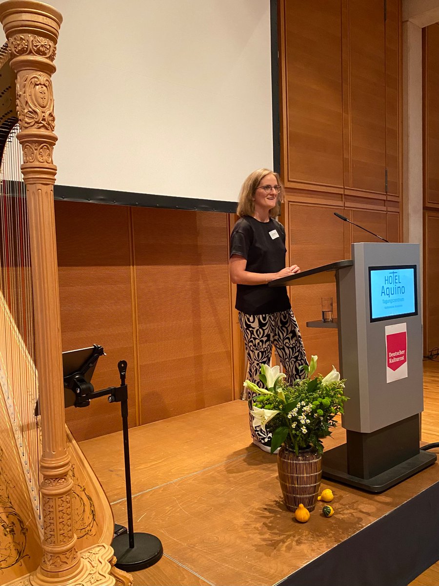 DKRKultur's tweet photo. 2018 startete die 1. Runde unseres #Mentoringprogramms Frauen in Führungspositionen. Heute findet das Auftakttreffen des 7. Durchlaufs statt. Über 300 Bewerbungen haben uns erreicht. Die große Resonanz belegt, wie wichtig dieses Angebot ist https://t.co/5RdqtGfYWo https://t.co/HJdn7y5HXg