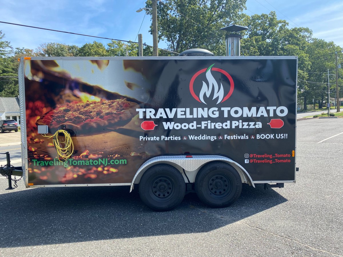 designerwraps's tweet image. A Fresh &amp;amp; Clean #trailerwrap for @traveling_tomato #travelingtomato #woodfiredpizza #designerwraps #yourbrandrealized #trailerwraps #commercialwraps #largeformat #wrapdesign #mobilebillboard #brandinmotion #brandedtrailer #vinylwrap #teamdw