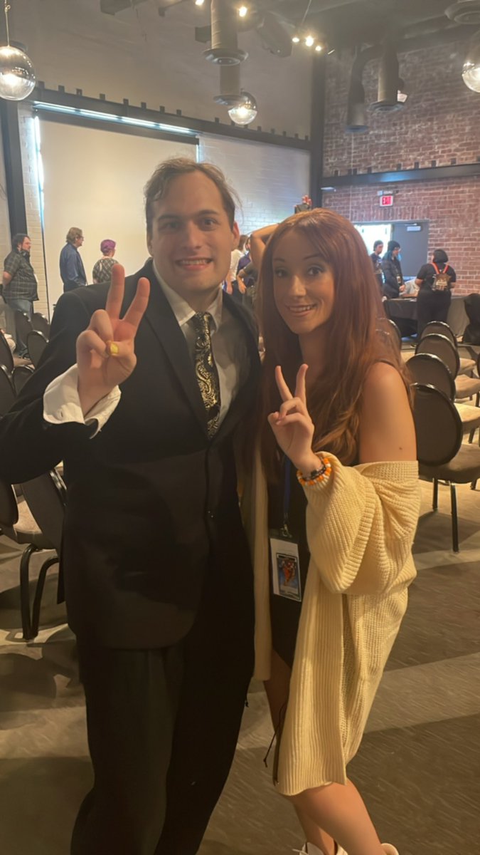 carlyxstella's tweet photo. SOME MORE LEGENDS! YOU GUYS ARE AMAZING πβ¨
(Also featuring my dear friend @LanzOfMasters in his incredible Kairi Cosplay π₯Ή #RespecttheMaster) π€
GUTTED I never got a selfie with the legendary @TheDataRich but the vibes were immaculate ππ adored him π https://t.co/LhBuuaN1Bn